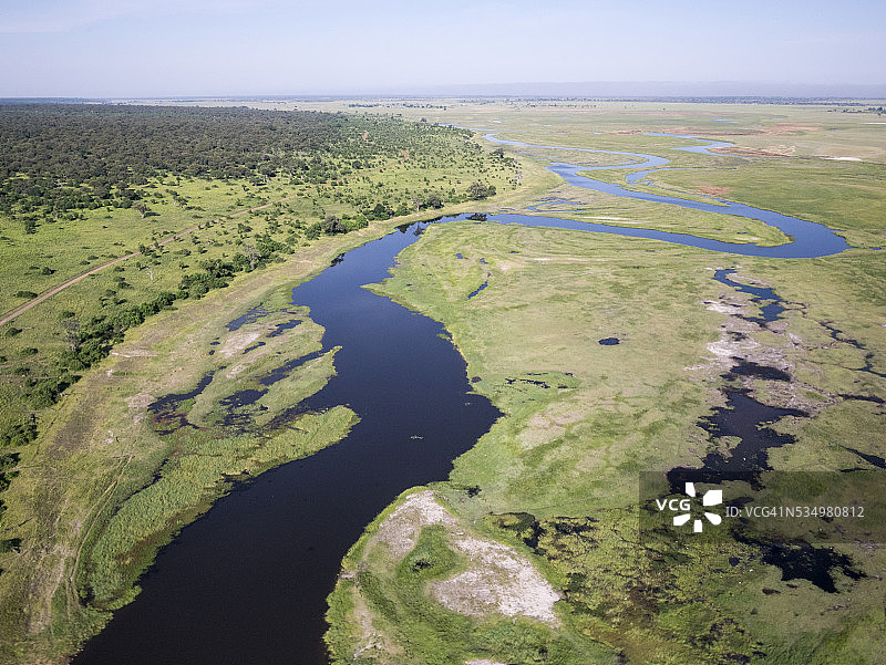 博茨瓦纳乔贝国家公园奥卡万戈三角洲的航拍景观图片素材