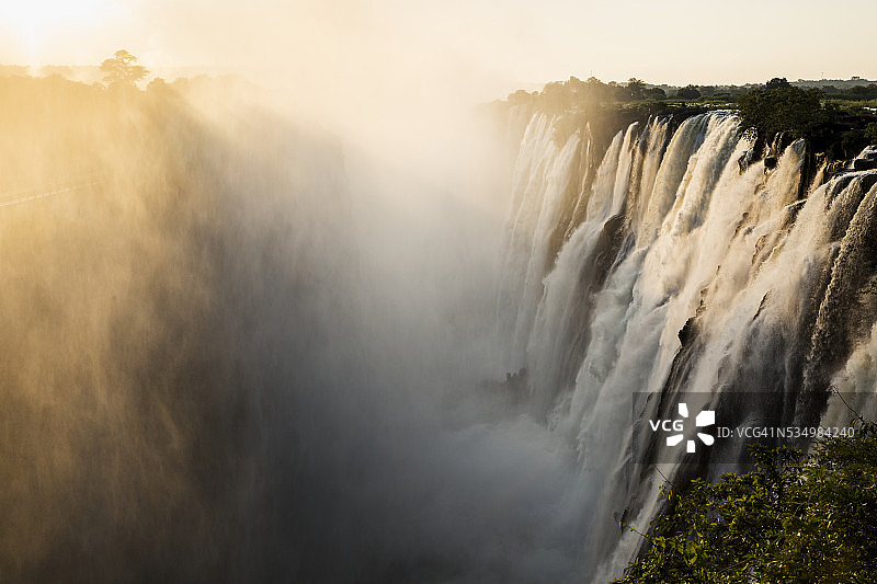 赞比亚莫西奥图尼亚国家公园维多利亚瀑布图片素材