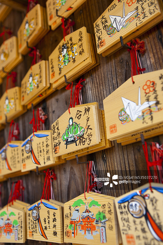 日本关西京都伏见区伏见稻荷大社的还愿祭品图片素材