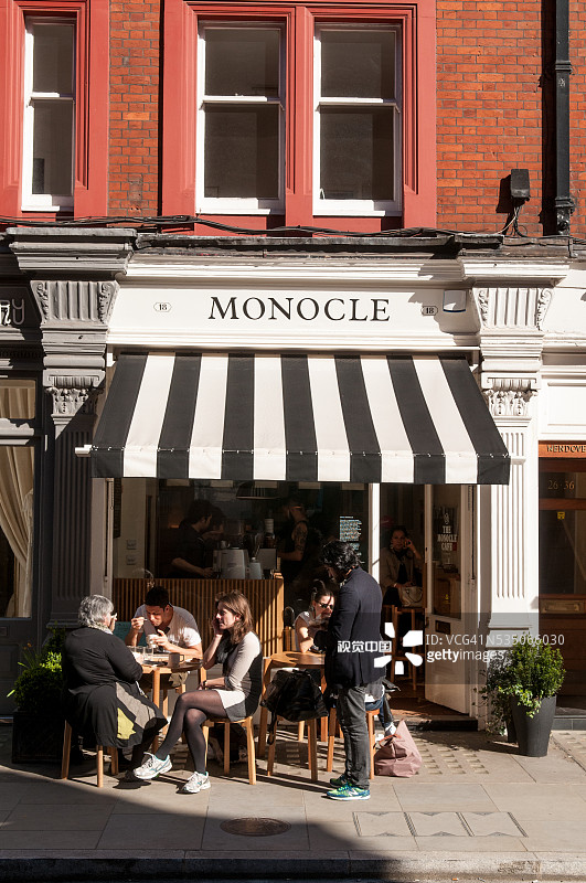 英国伦敦玛丽勒本区奇尔tern街的单片眼镜咖啡馆图片素材