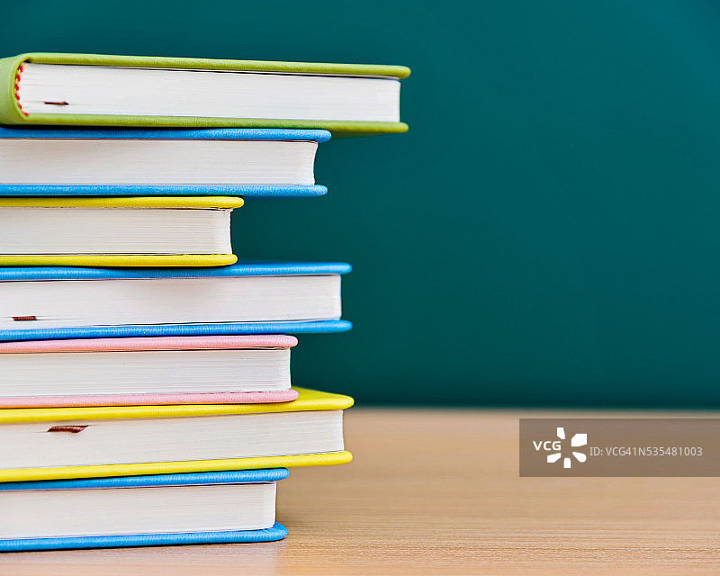 彩色书籍图片素材