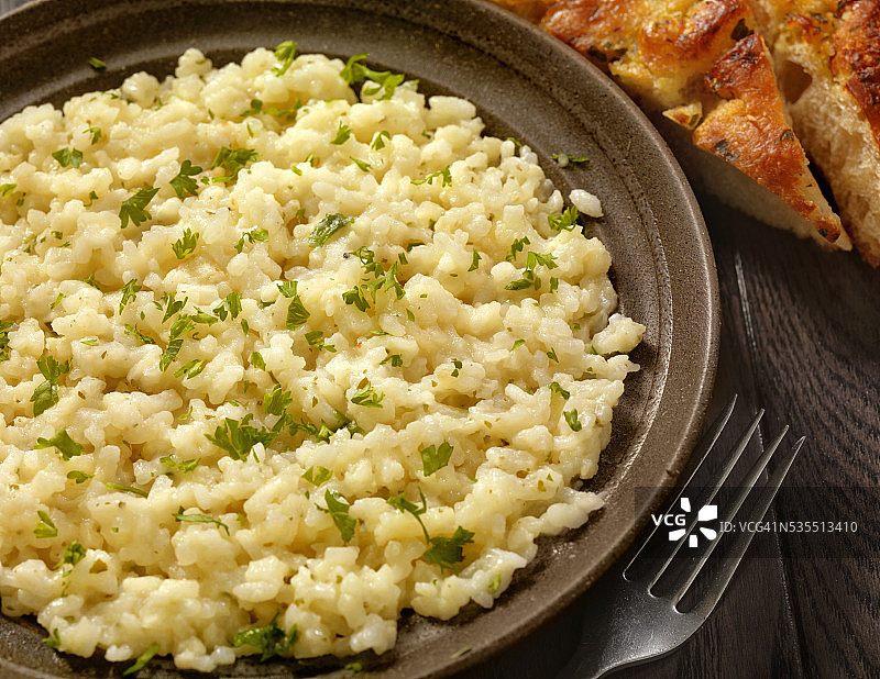 鲜欧芹佛卡夏面包烩饭图片素材