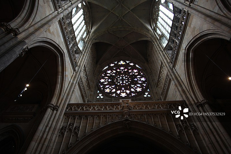 深色内饰-圣维特大教堂图片素材