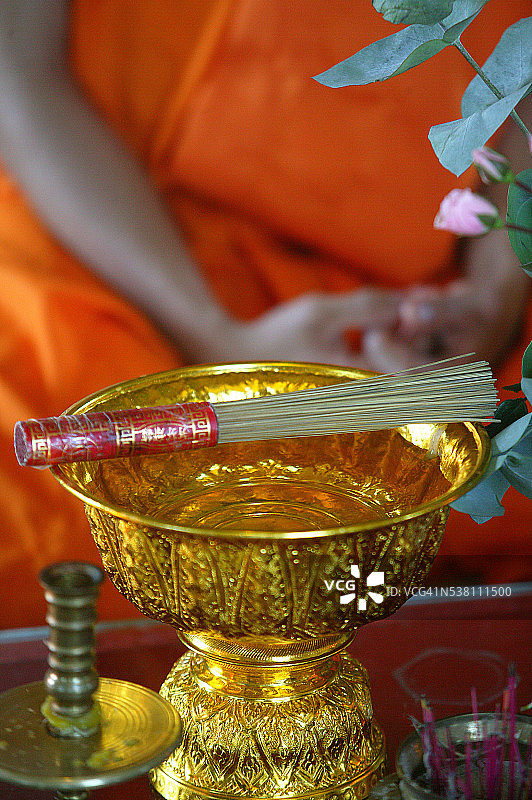 在寺庵宝塔冥想图片素材