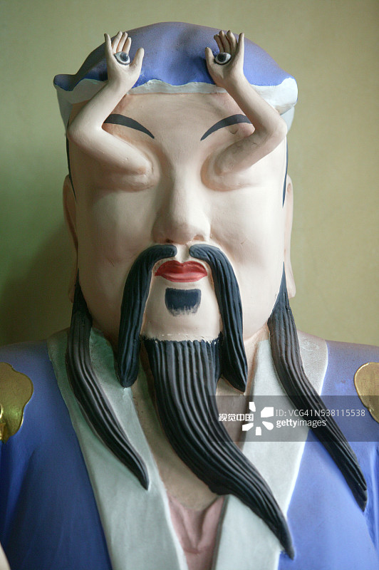 眼睛长在脑袋外面的道教雕塑图片素材