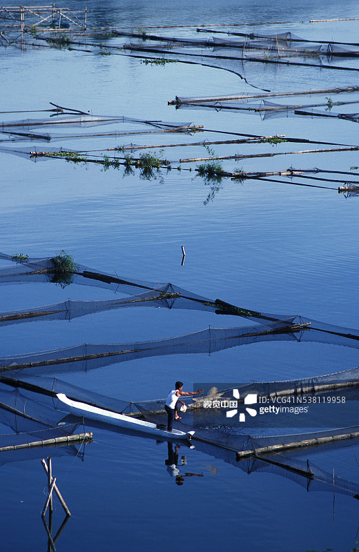 锡布湖的养鱼场图片素材