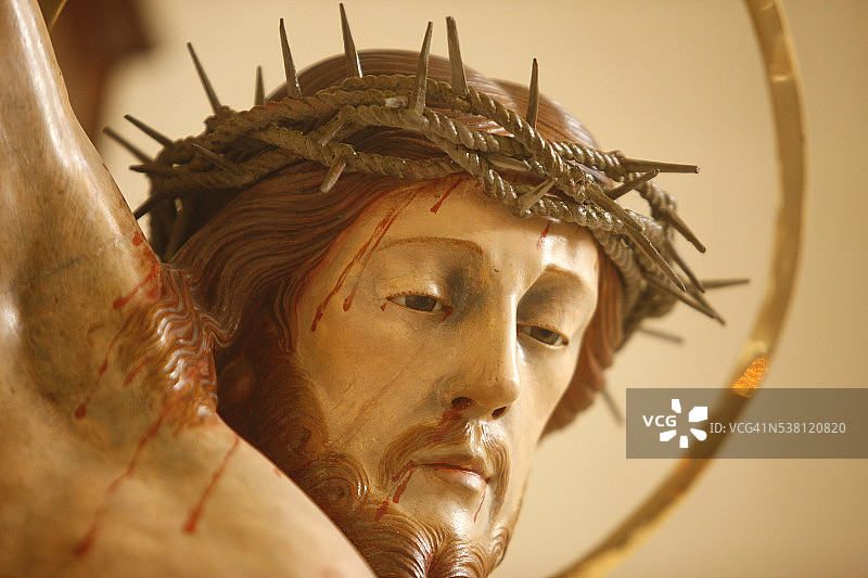 圣乔治大教堂的十字架特写图片素材