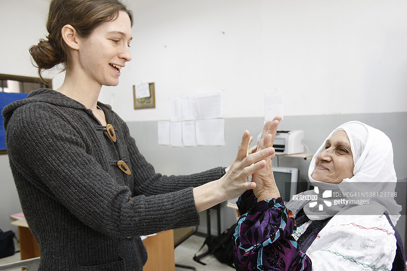 医生检查病人图片素材