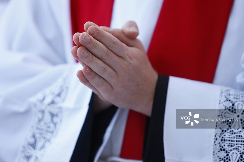 天主教牧师的手图片素材