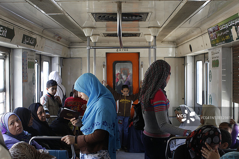 女性专用地铁车厢图片素材