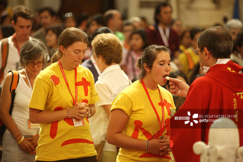 世界青年日圣餐仪式图片素材