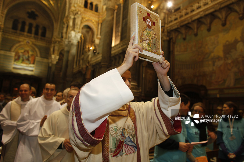 里昂灯光节 - 每年12月8日在富维耶圣母院举行的游行图片素材