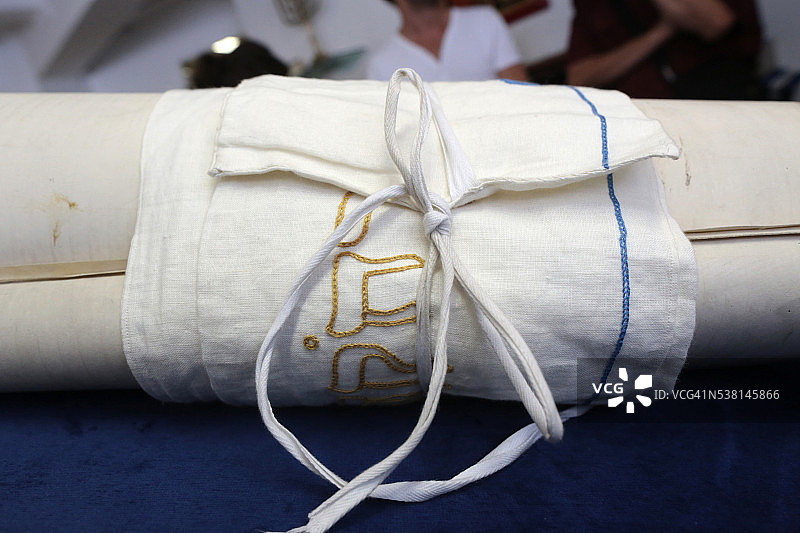 犹太教堂内的新《托拉》启用仪式图片素材