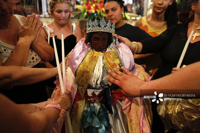 圣玛丽德拉梅尔的吉普赛朝圣之旅，向守护神圣莎拉祈祷图片素材
