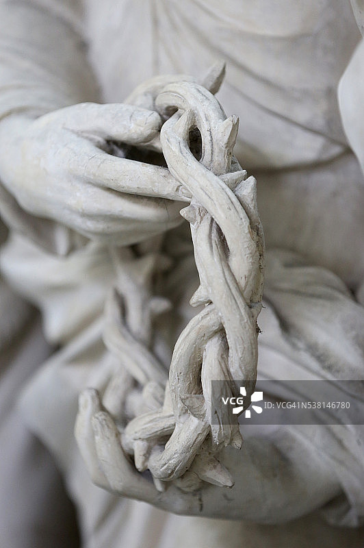 圣让：荆棘王冠，基督的葬礼，16世纪雕塑（细节），维勒纳夫河畔约讷圣母院教堂图片素材