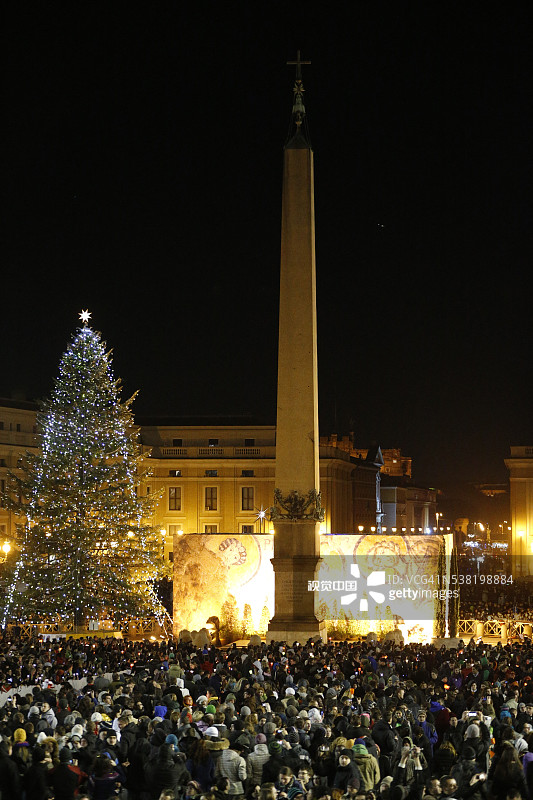 祈祷守夜：泰泽团体欧洲会议，圣彼得广场图片素材