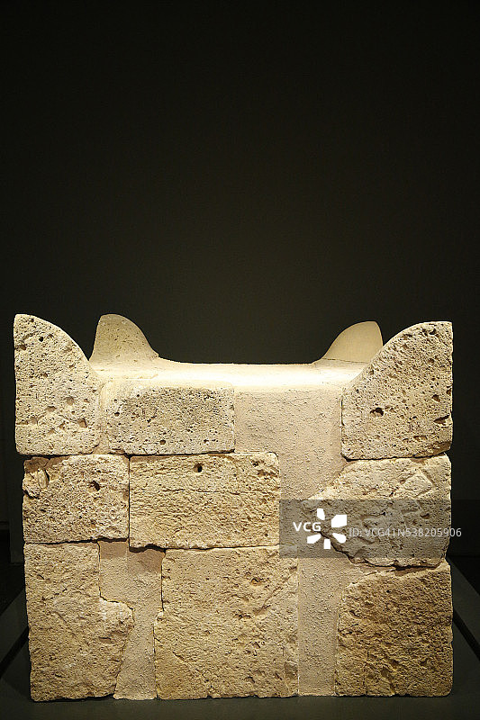 以色列博物馆四角祭坛，贝尔谢巴古城，公元前8世纪图片素材