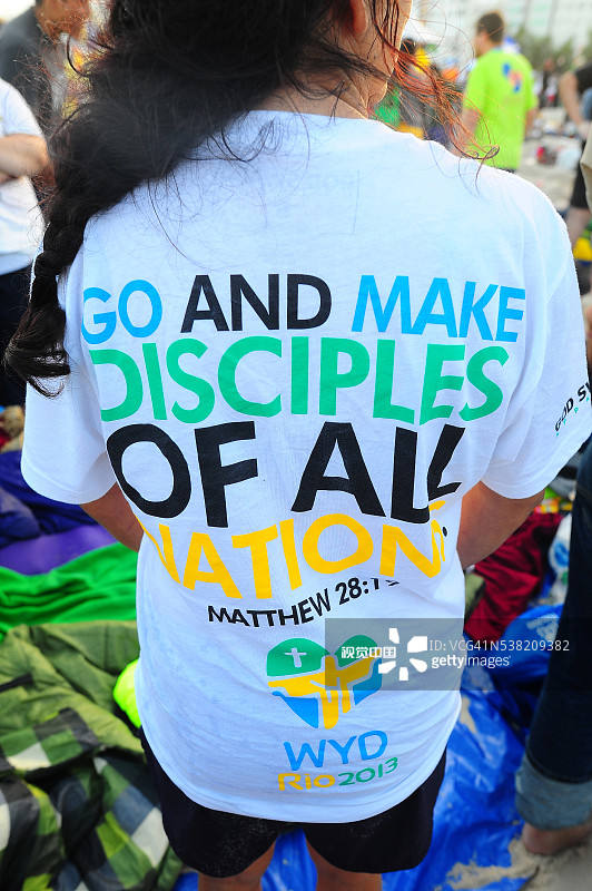 里约热内卢科帕卡巴纳海滩上的朝圣者图片素材