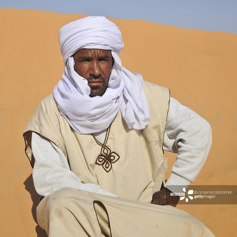 穿着传统服饰的突尼斯人图片素材