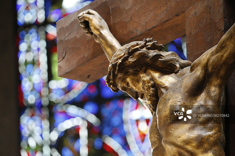 鲁昂圣母大教堂：雕塑家克洛迪翁的镀金铅基督像图片素材