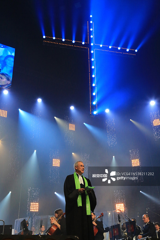 在巴黎-贝西新教徒聚会上，部长吉尔·道德图片素材