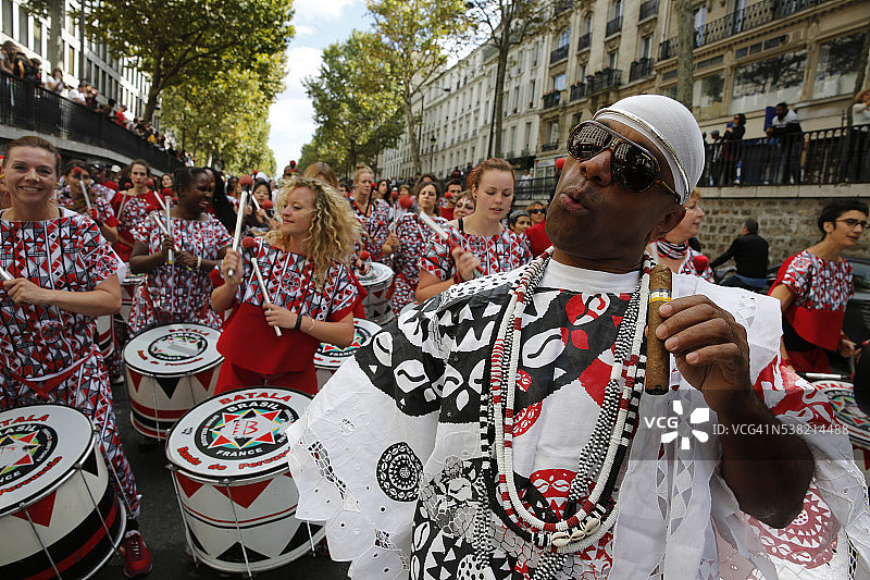 巴黎的巴西游行图片素材