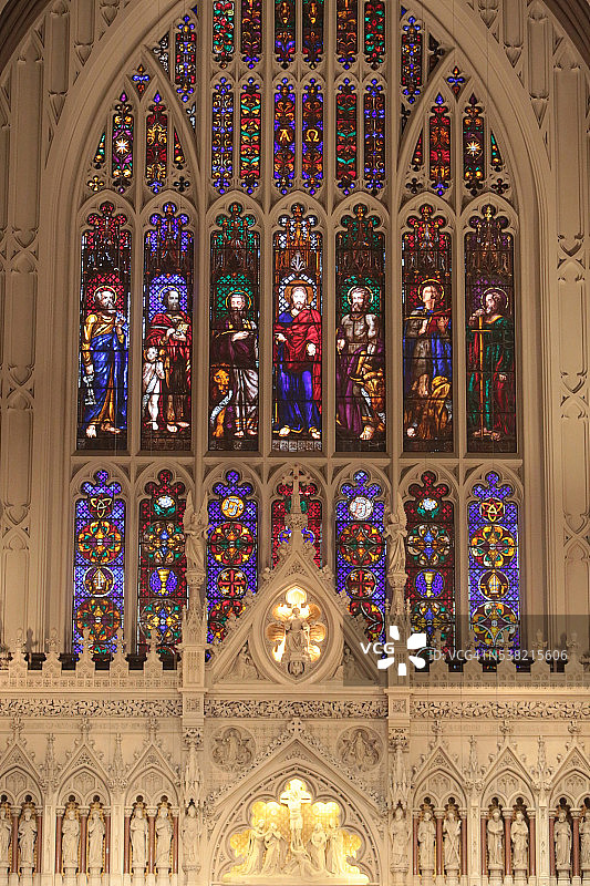 三一教堂的彩色玻璃窗：耶稣基督图片素材