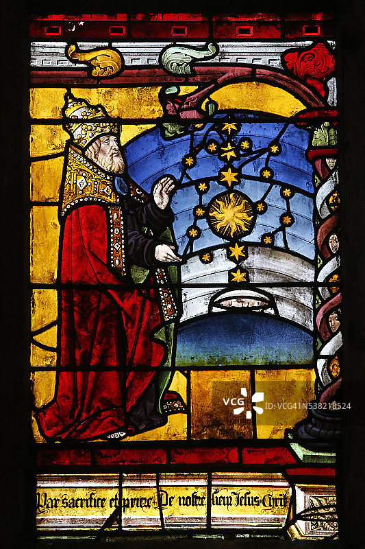 特鲁瓦的圣玛德琳教堂，彩色玻璃窗，创世纪，1500年，细节：上帝创造天空图片素材