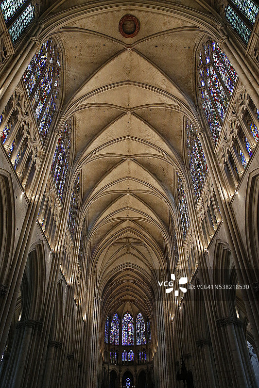 特鲁瓦圣皮埃尔和圣保罗大教堂的中殿图片素材