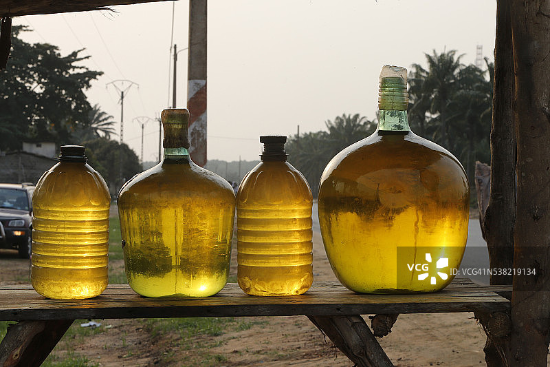 贝宁出售的汽油图片素材