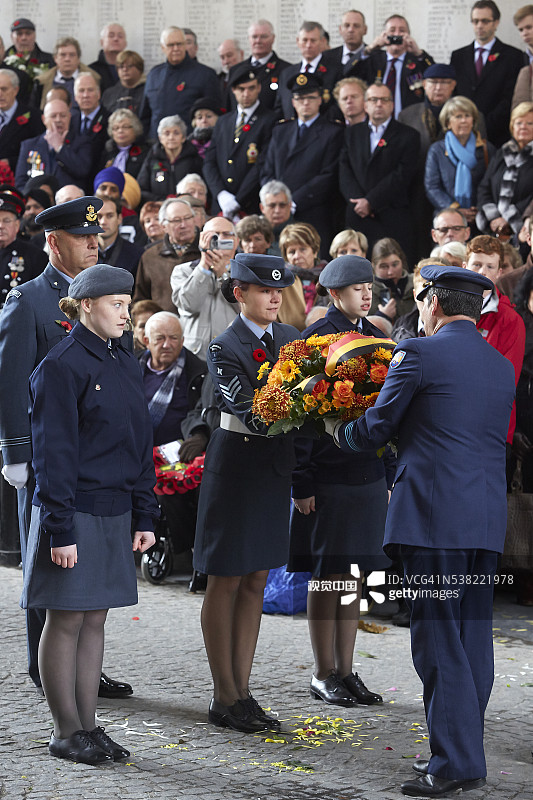 伊珀尔梅宁门停战日仪式上的献花圈仪式图片素材