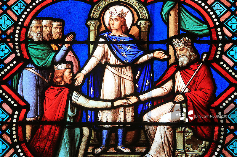 圣路易斯调解欧洲国王，克劳迪乌斯·拉韦涅的圣路易斯彩色玻璃窗细节，1863年，桑利斯大教堂图片素材
