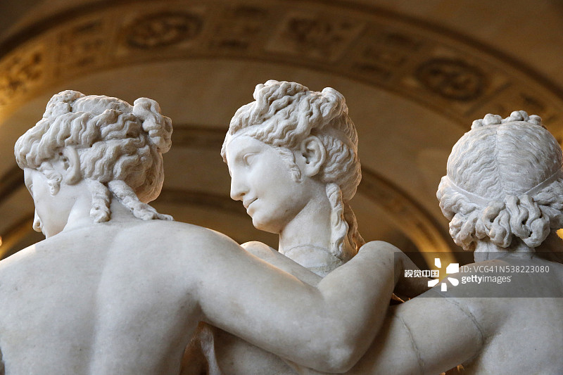 卢浮宫《三美神》雕塑局部，公元2世纪，大理石图片素材