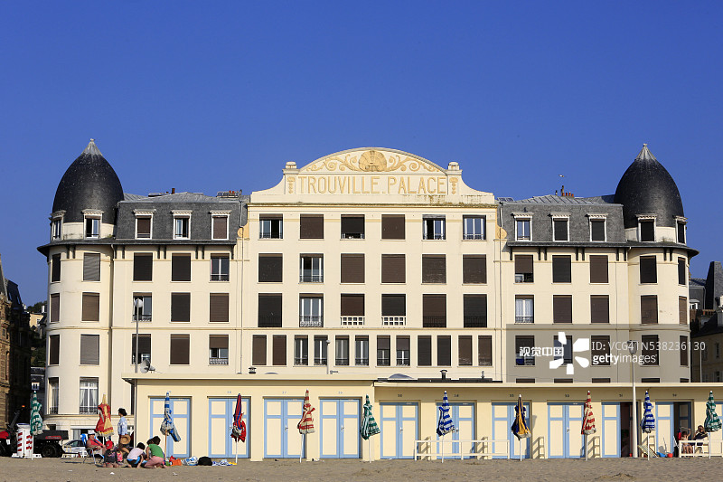 特鲁维尔海滨宫殿图片素材