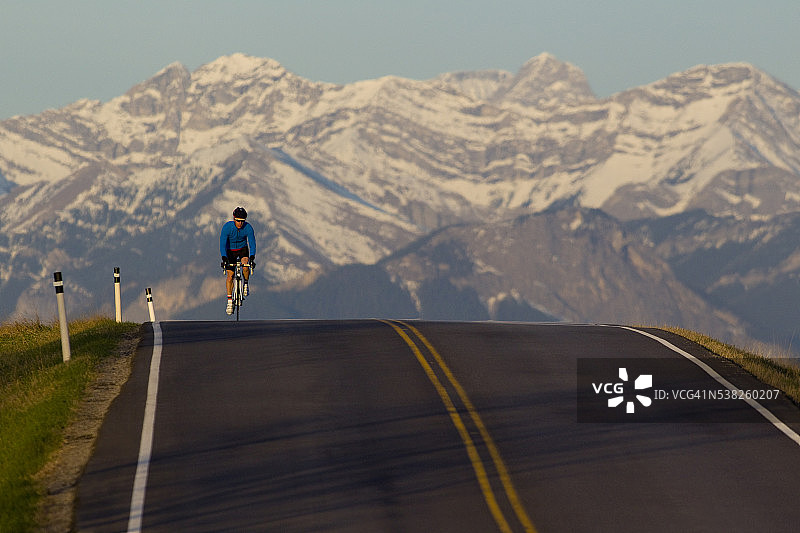 公路自行车骑行者图片素材