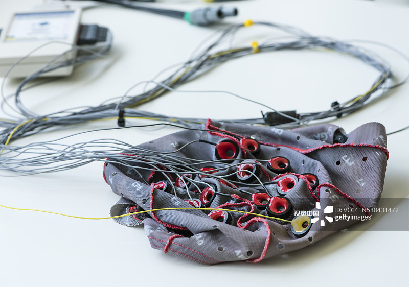 神经科学实验室中脑机接口(BCI)实验图片素材