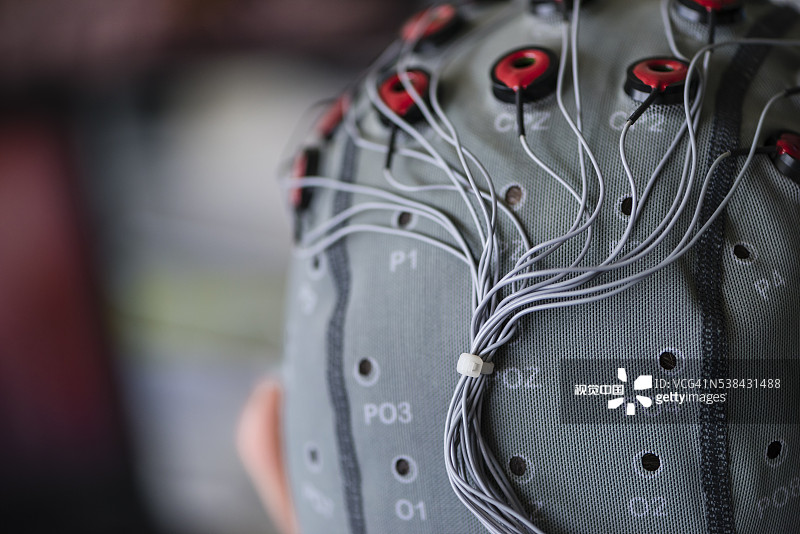 神经科学实验室中脑机接口(BCI)实验图片素材