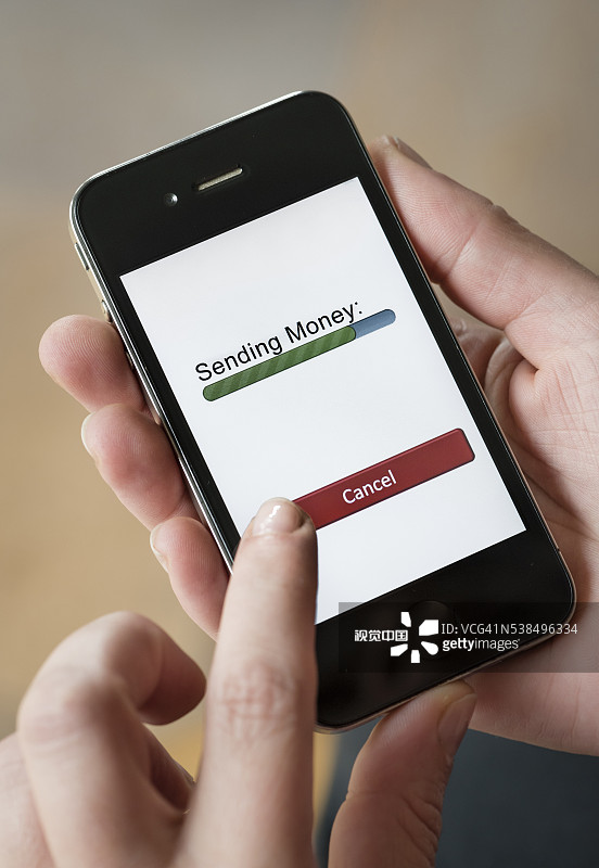 智能手机上的无线支付交易图片素材