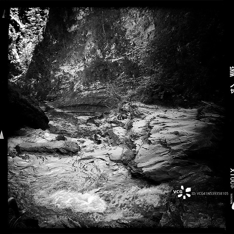 多洛米蒂山脉黑白风光图片素材