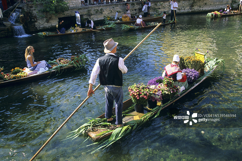 索格河畔利勒水上市场图片素材