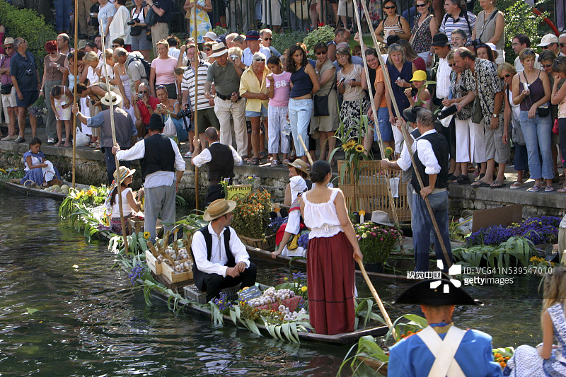 索格河畔利勒水上市场图片素材