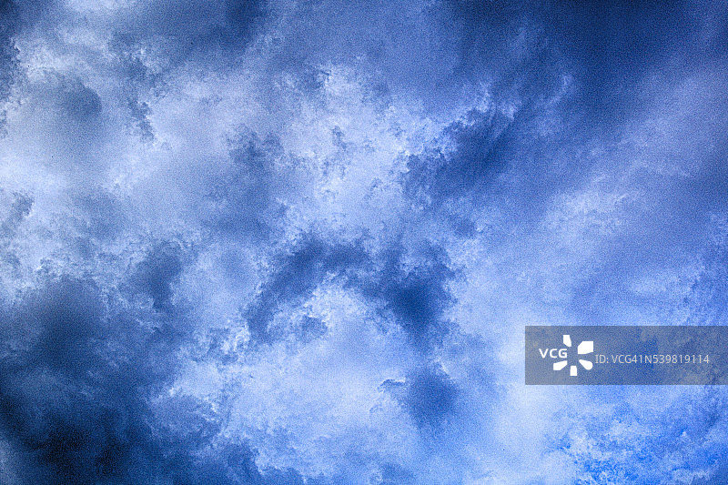 天空中的雨云图片素材