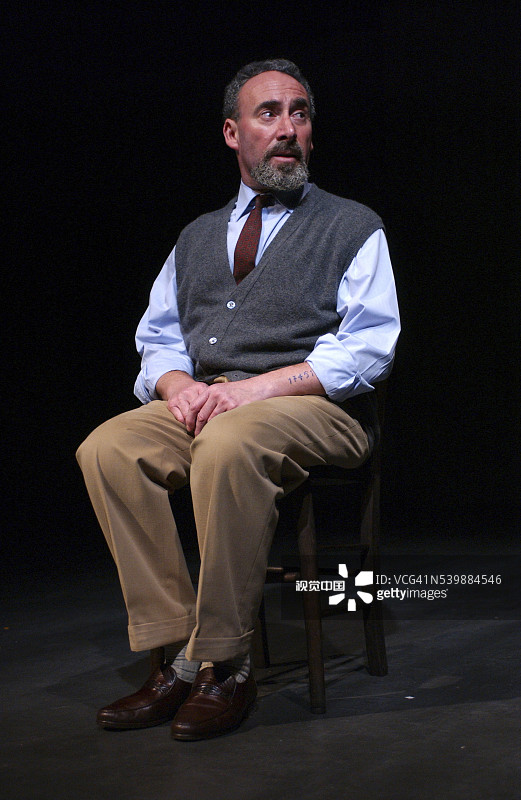 安东尼·谢尔在《普里莫》舞台剧中的演出图片素材