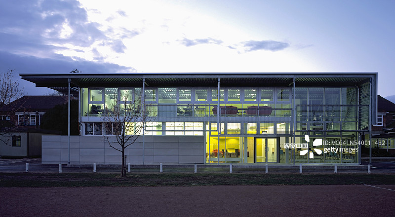 布伦特福德女子学校媒体中心，英国伦敦图片素材