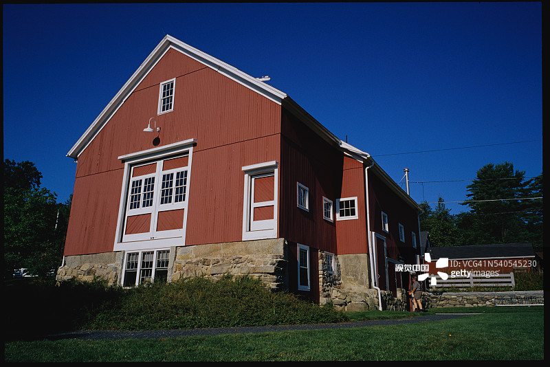 河湾农场的谷仓图片素材