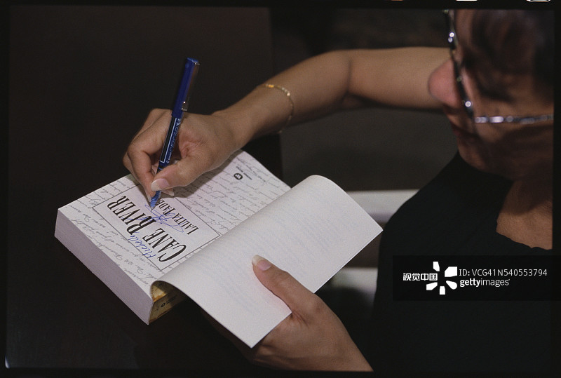 Lalita Tademy图书签名会图片素材