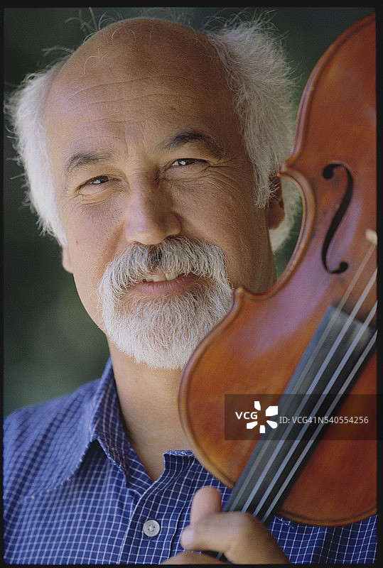 博索莱伊小提琴家迈克尔·杜塞图片素材