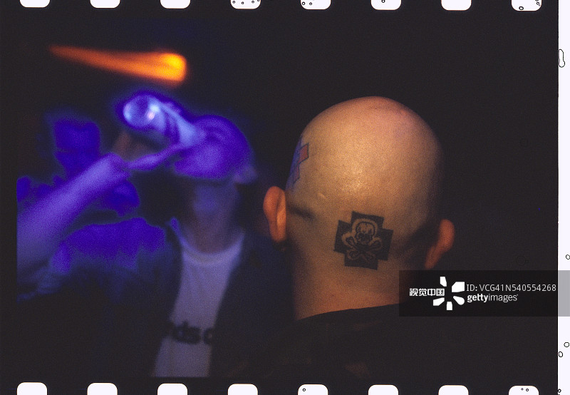 在伦敦夜总会饮酒图片素材