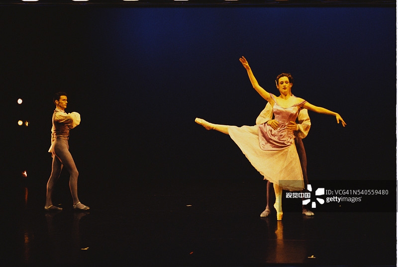 新古典芭蕾舞者图片素材