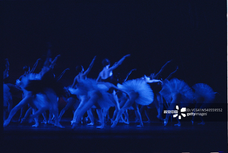 芭蕾舞剧《天鹅湖》表演图片素材
